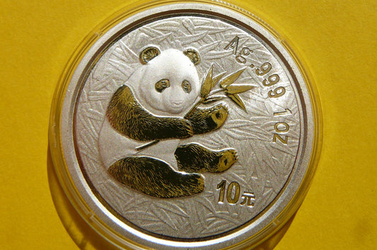 10 YUAN CHINY 2000 PANDA SREBRO 999 UNCJA RARYTAS