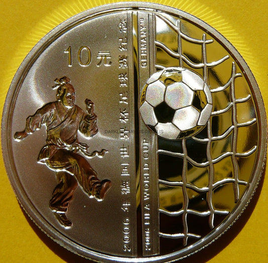 10 YUAN CHINY 2005 FIFA MUNDIAL 2006 SREBRO 999 Oz