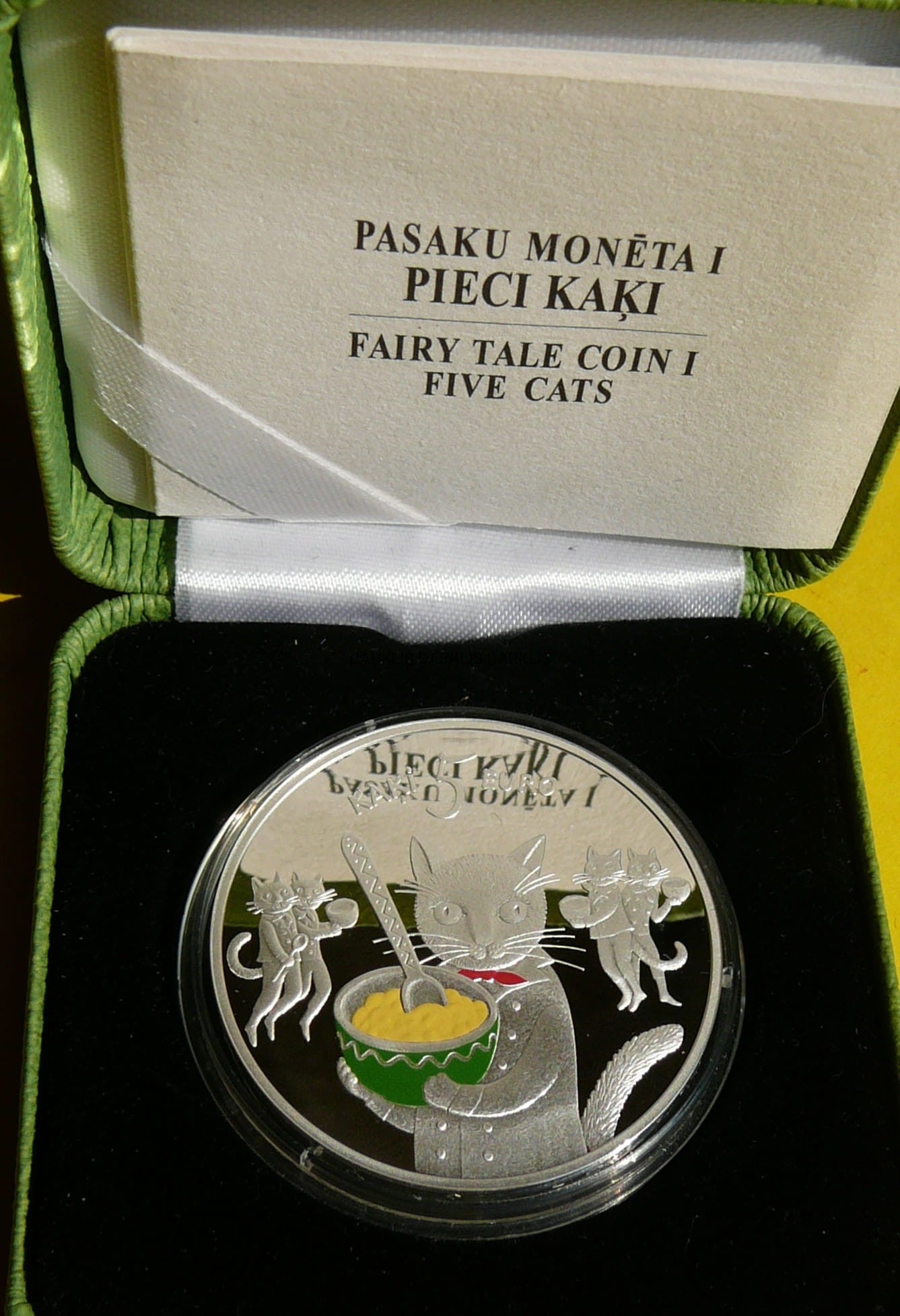 5 EURO ŁOTWA 2015 PIĘĆ KOTÓW BAŚNIE KOLOR RZADKA